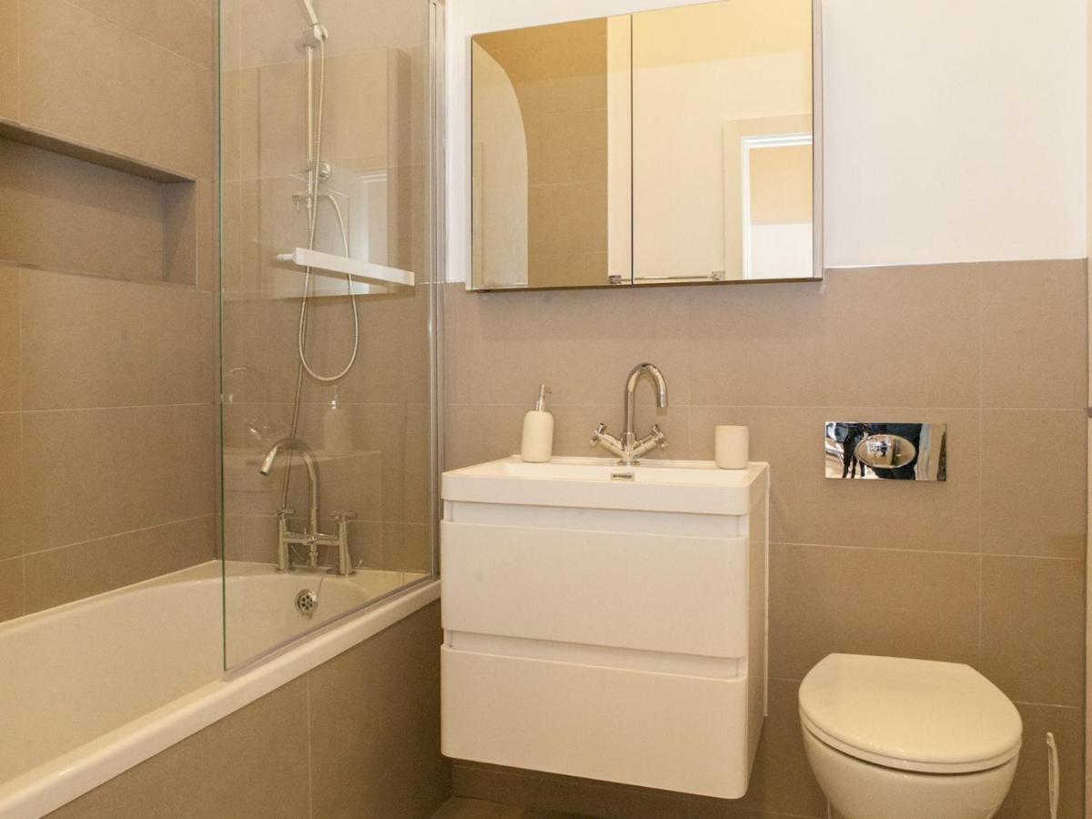 Pass The Keys - Spacious Flat With Private Sun Terrace In South East Londyn Zewnętrze zdjęcie